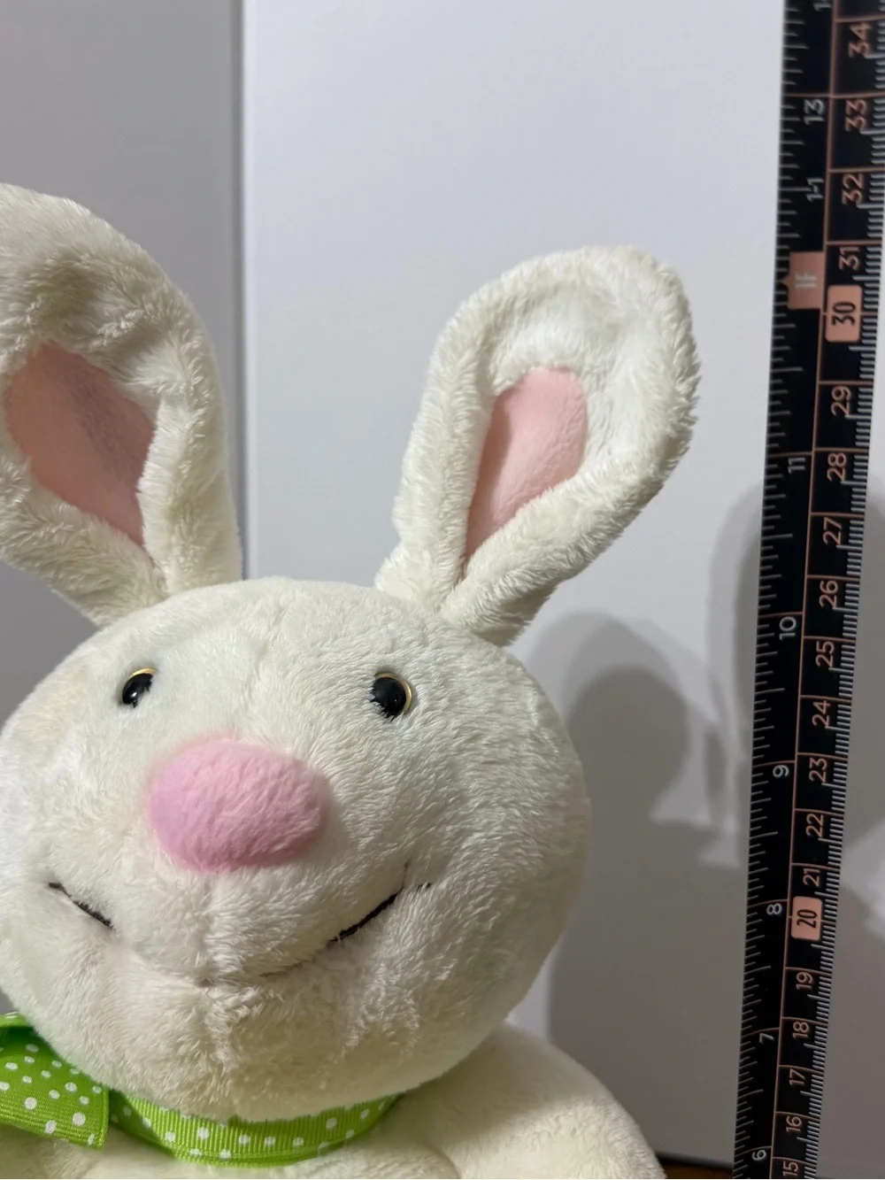 Vintage 2006 Hallmark Rockin’ Rabbit Easter Bunny Plush Musical Untested